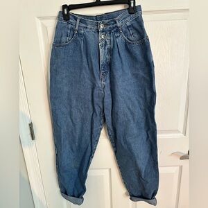 Levi’s 900 Series High Waisted Jeans
